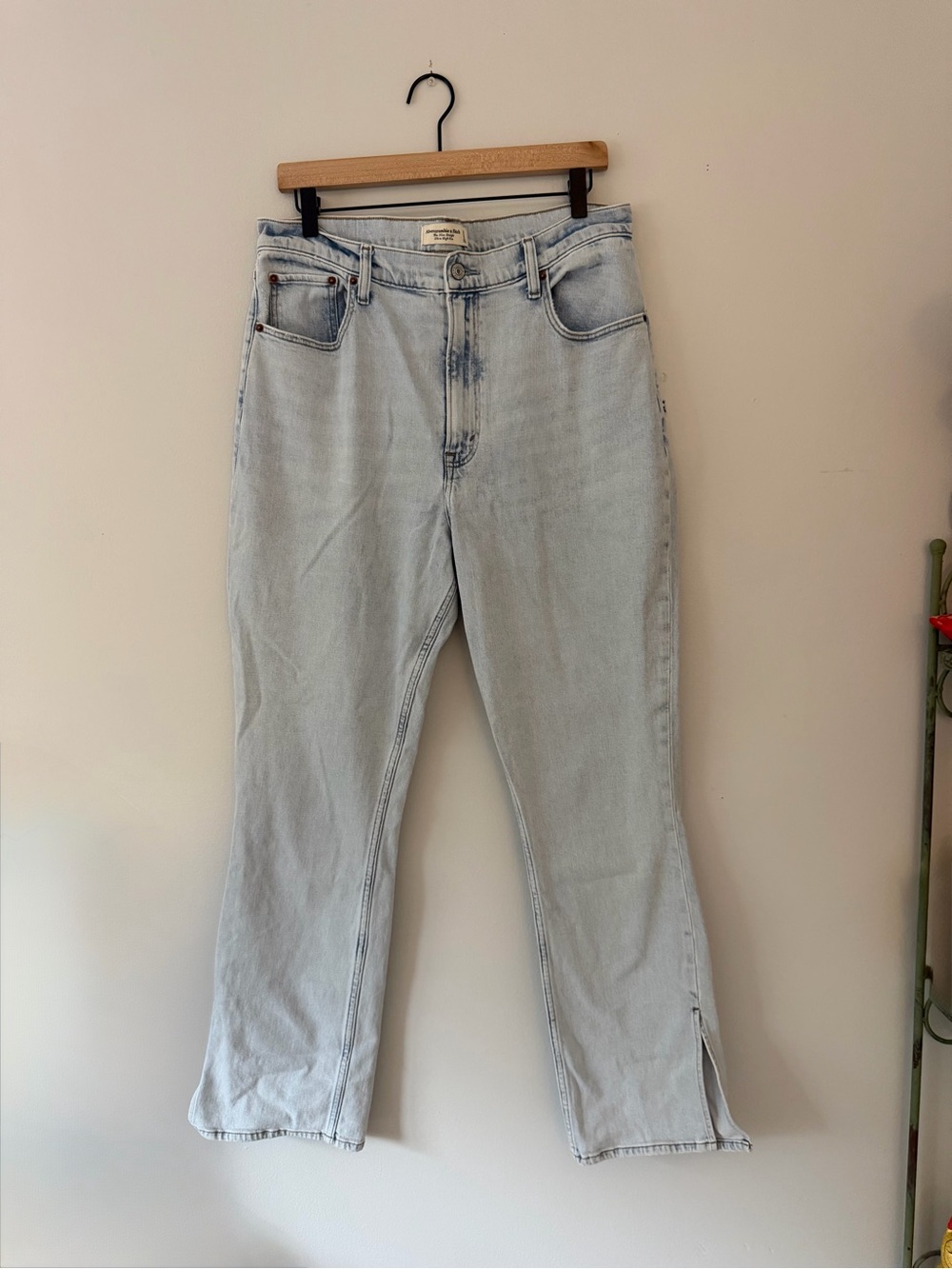 Abercrombie curve love the slim straight ultra high rise jeans